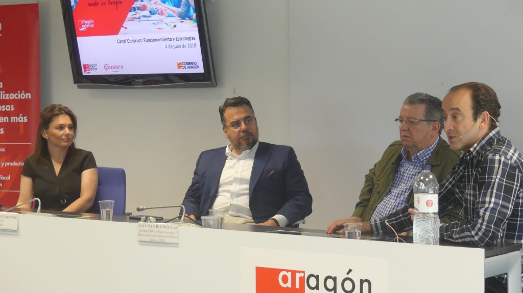Fernando Fernández Cuello, director gerente de Aragón Exterior, fue el encargado de explicar en qué consiste el Plan Moda y Hábitat ‘Made in Aragón’.