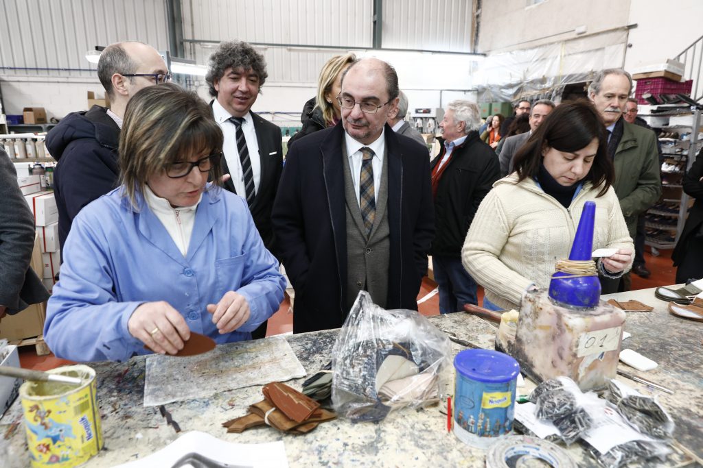 En este momento estás viendo El Gobierno de Aragón y el sector del calzado diseñarán un Plan estratégico para mejorar su competitividad y ampliar mercado