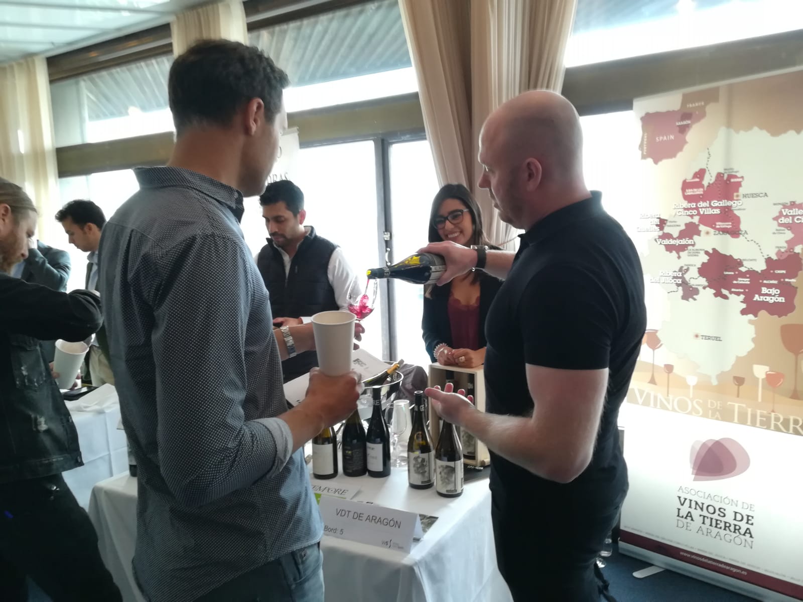 En este momento estás viendo Ocho bodegas aragonesas presentan sus garnachas en Suecia de la mano de Aragón Exterior