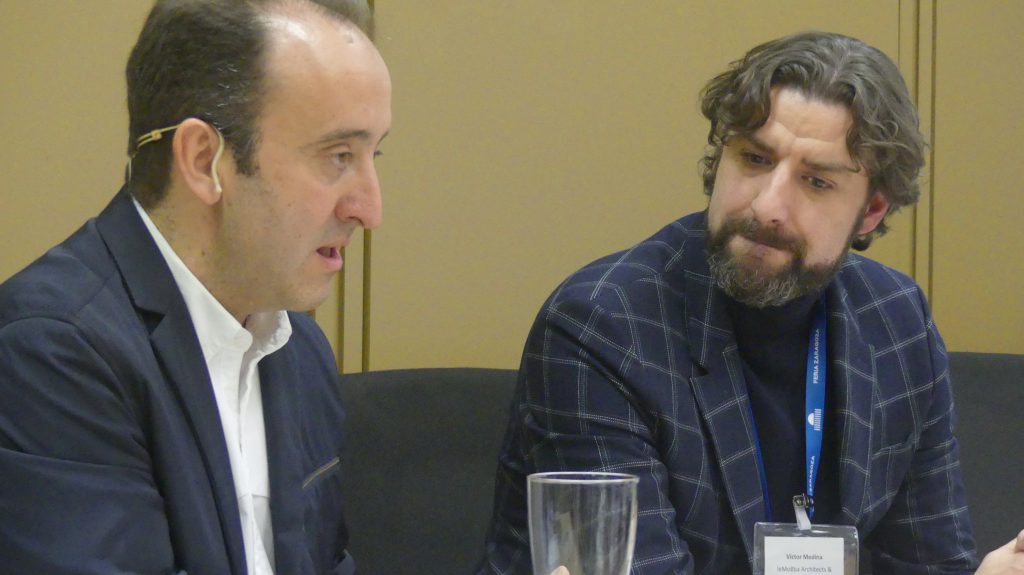 Fernando Fernández Cuello, director gerente de Aragón Exterior, fue el encargado de explicar en qué consiste el Plan Moda y Hábitat ‘Made in Aragón’.