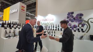 Lee más sobre el artículo Más de 40 bodegas de Aragón presentan su oferta en Prowein, la feria de vino más importante del mundo