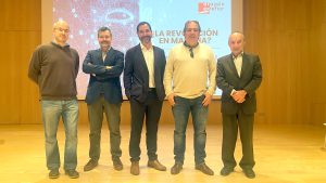 De izquierda a derecha: Javier Azaña, responsable de AREX Digital, Daniel Bel, coordinador de proyectos de marketing digital en Integra, Anselmo Río, CEO en Redflexión, Mario Garcés, CEO de The Mindkind, y Ramón Tejedor, director gerente de Aragón Exterior.