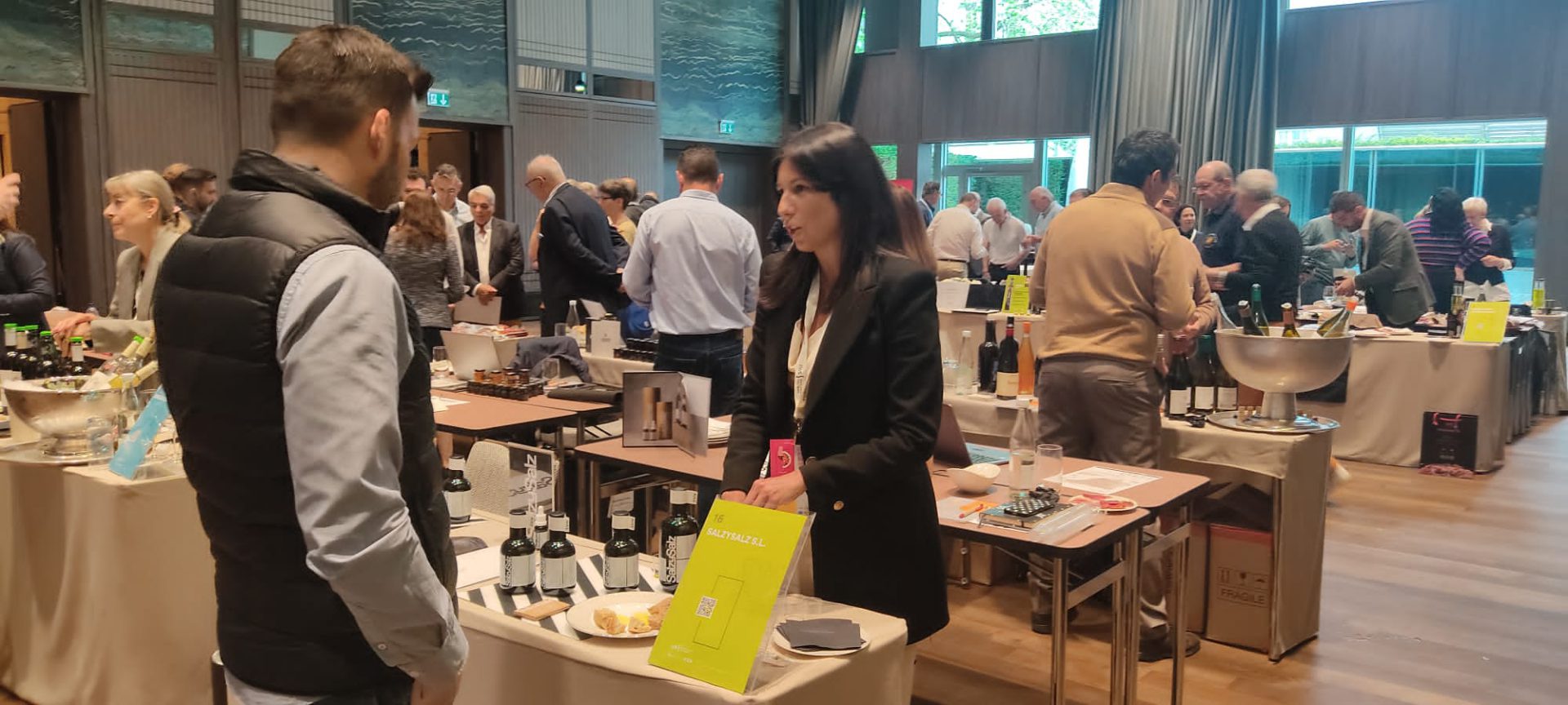 Lee más sobre el artículo Los alimentos gourmet y vinos de Aragón se exhiben ante el público profesional suizo