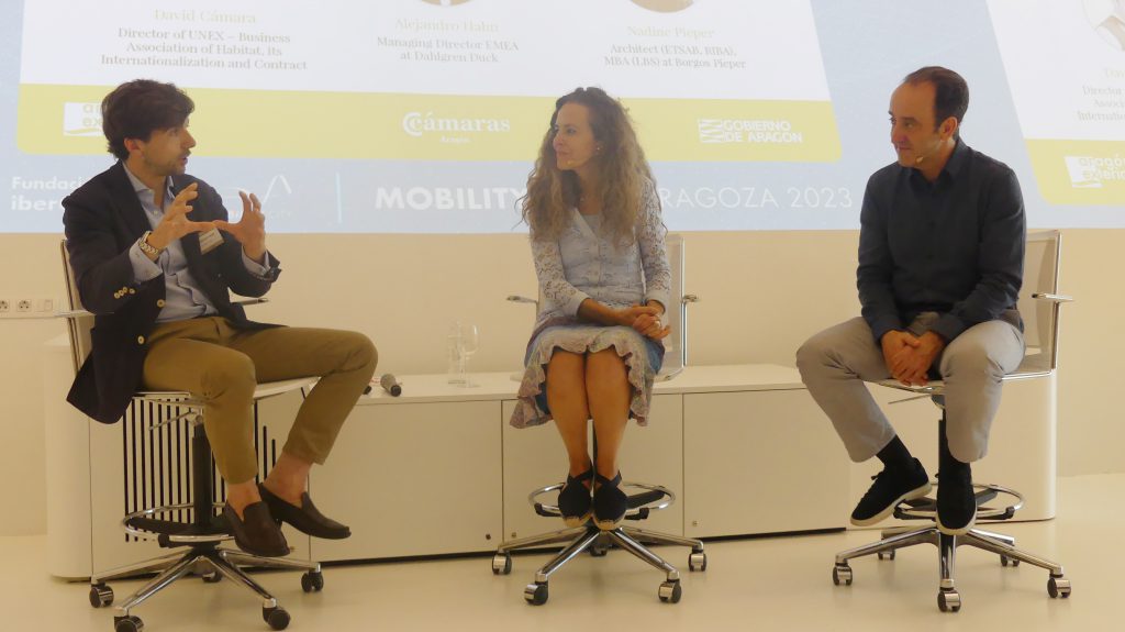 Mesa redonda con Alejandro Hahn, director gerente EMEA en Dahlgren Duck, y Nadine Pieper, arquitecta (ETSAB, RIBA), MBA (LBS) en Borgos Pieper.