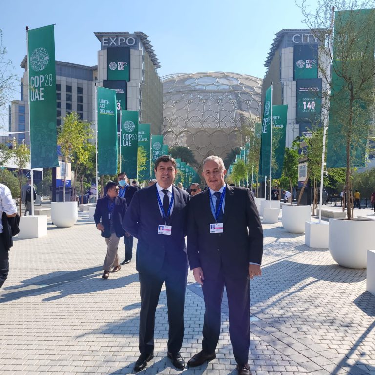 Aragón y su apuesta por el hidrógeno, protagonistas de la Cop 28. Hasta Dubai se han desplazado el director de Aragón Exterior, José Antonio Vicente, y el asesor de la dirección general de Promoción Industria, Javier Navarro